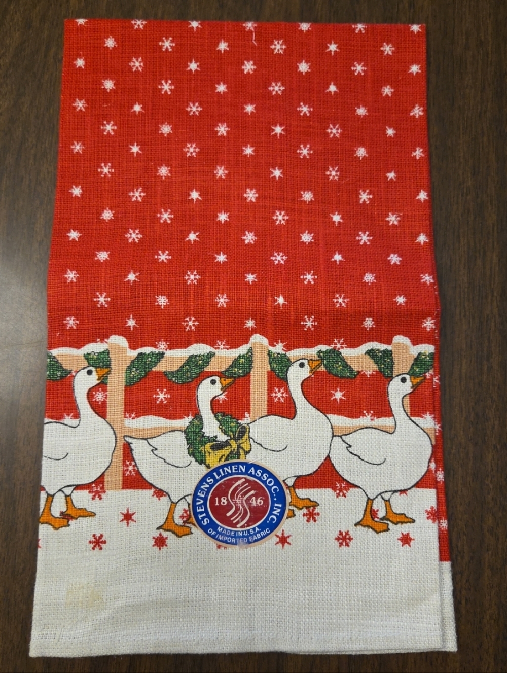 Stevens Linen Assoc. Holiday Goose Flake Wreath Kitchen Tea Towel Vintage NOS